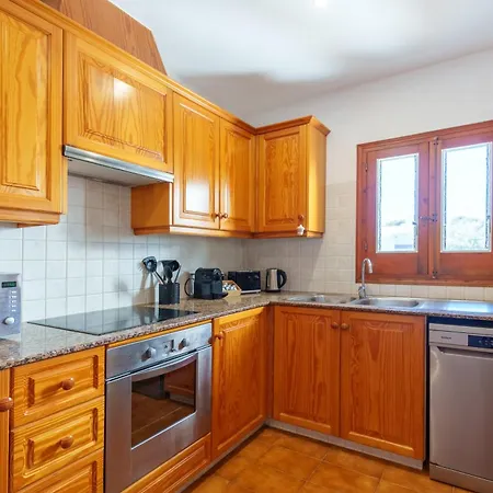 Oliver Con Piscina Y Aire Acondicionado! *